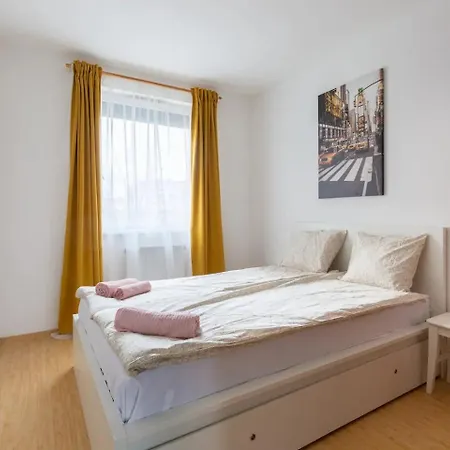 Private Office Near Keleti Apartament