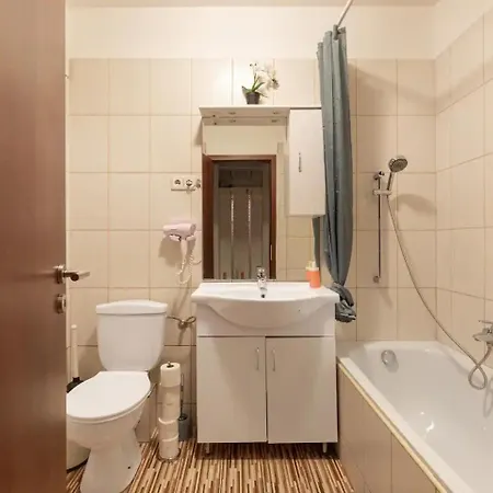 Private Office Near Keleti Apartament *